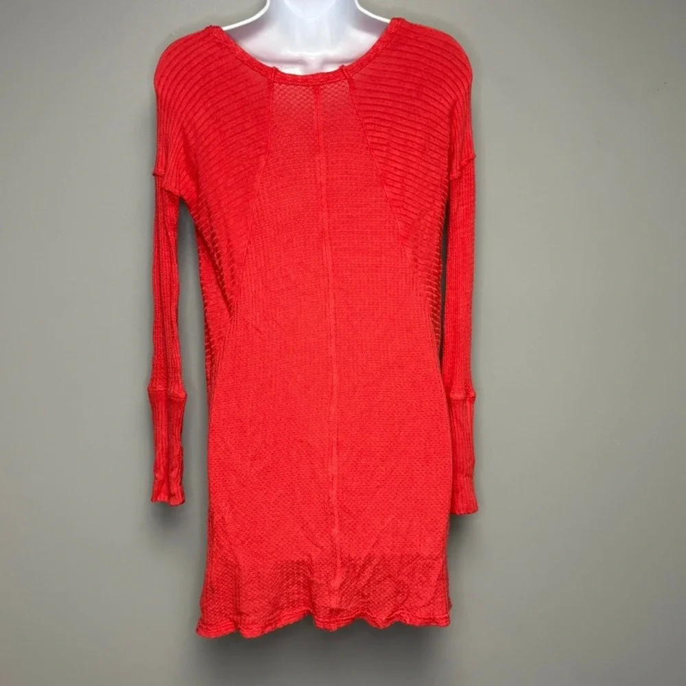 Free People Coral Pink Stretch Waffle Knit Hi-Low Oversize Long Sleeve Top Sz‎ S